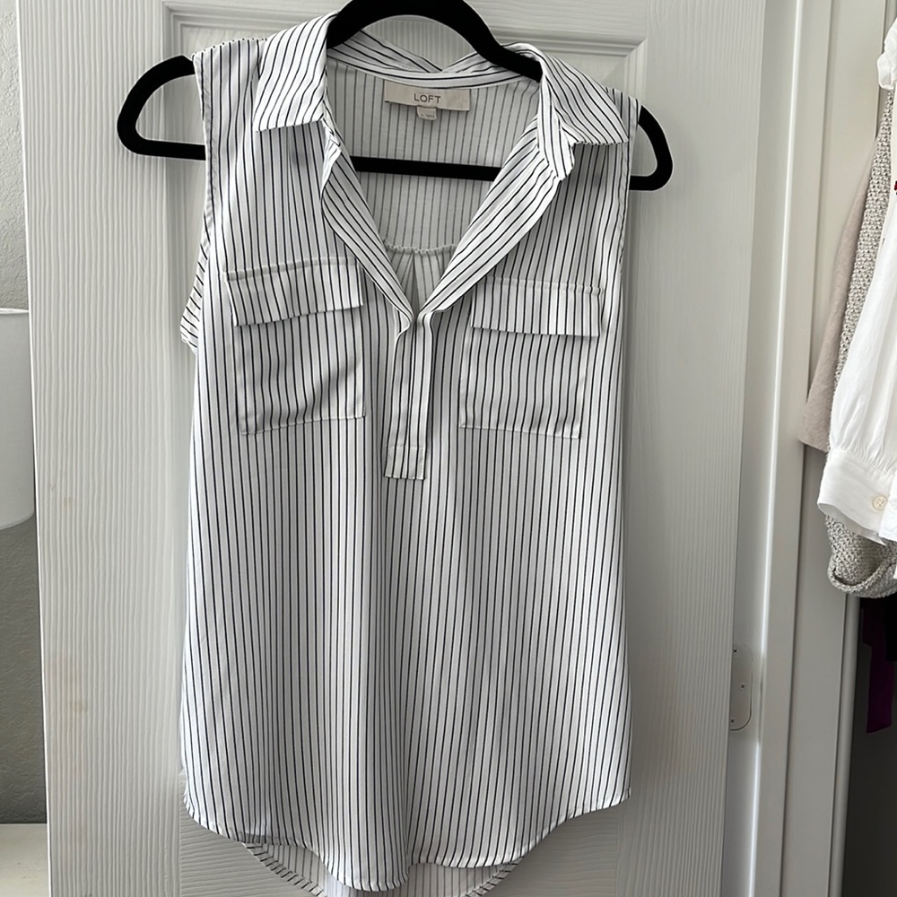 Sleeveless pin striped top